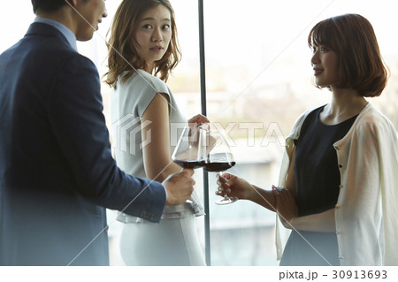 三角関係 30913693