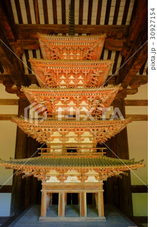 奈良・海龍王寺西金堂・国宝五重小塔 奈良・海龍王寺西金堂・国宝五重小塔 30927154