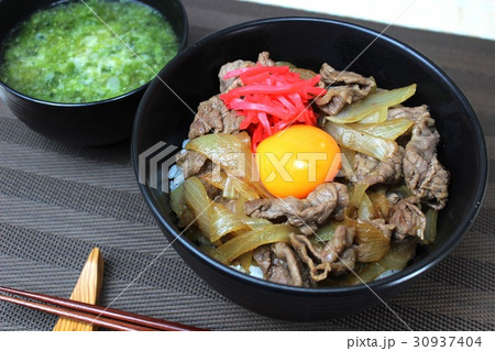 和食（牛丼と味噌汁）２ 30937404