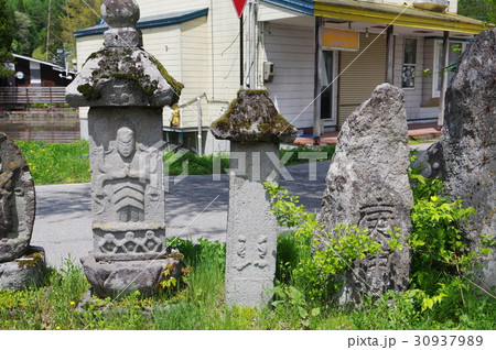 信州 北安曇白馬の文化財 切久保の庚申塔 江戸時代初期の庚申信仰の石仏群 信州 北安曇白馬の文化財 切久保の庚申塔 江戸時代初期の庚申信仰の石仏群 30937989