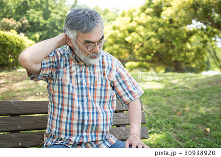 シニア 肩凝り シニア 肩凝り 30938920