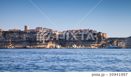 Old town on rocky coast of Bonifacio 30941997