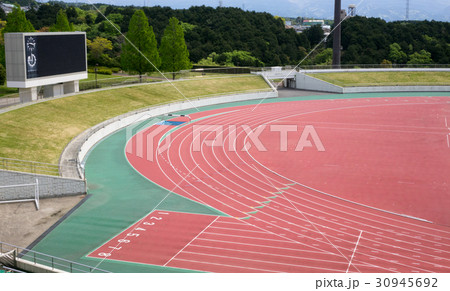 多目的競技場のトラッククと掲示板の写真素材