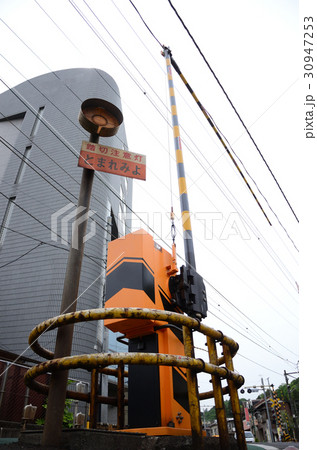 新規で入れ替えられた鉄道踏切用、遮断機 30947253