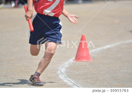 小学校の運動会　選抜リレー 30955763