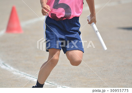 小学校の運動会　選抜リレー 30955775