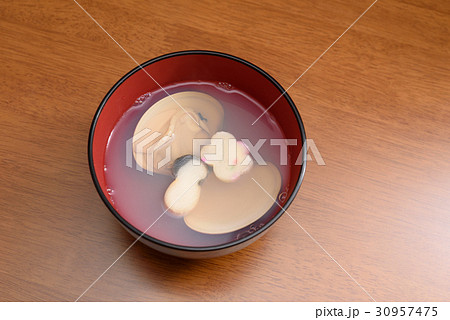 美味しそうな大きなはまぐりのお吸い物 美味しそうな大きなはまぐりのお吸い物 30957475