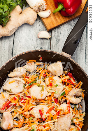 Pork in chinese with vegetables 30959555