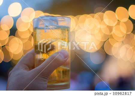 drink beer ceremony 30962817