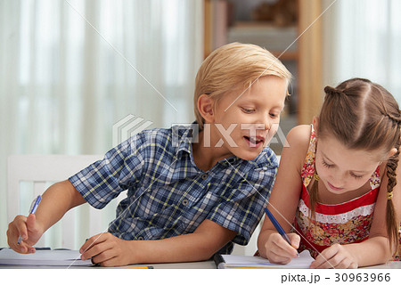 Cribbing boy 30963966