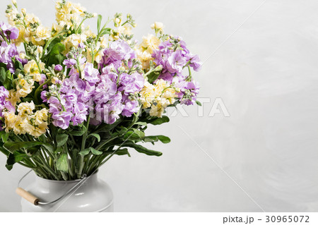 Bouquet of lilac and lemon color flowers 30965072