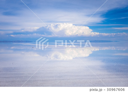 Salar de Uyuni desert, Bolivia Salar de Uyuni desert, Bolivia 30967606