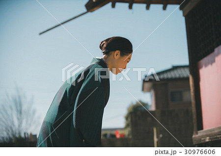 woman during pregnancy or shortly after childbirth 30976606