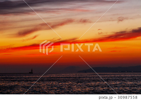 博多湾の夕日 30987558