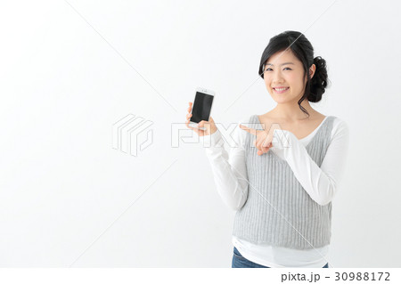 スマホ 若い女性 スマホ 若い女性 30988172