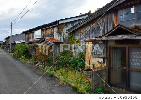 佐渡市　松ヶ崎の町並 30990168