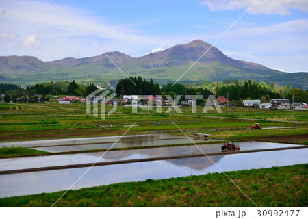 春の飯綱山 春の飯綱山 30992477
