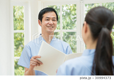 ミドル夫婦 医療 イメージ 30994373
