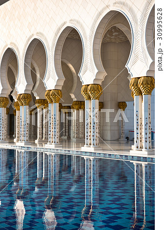 Sheikh Zayed White Mosque in Abu Dhabi Sheikh Zayed White Mosque in Abu Dhabi 30995628
