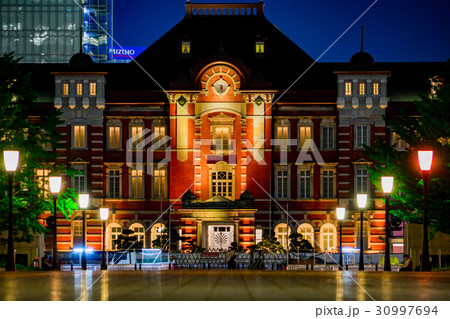 【東京都】夜の東京駅 【東京都】夜の東京駅 30997694