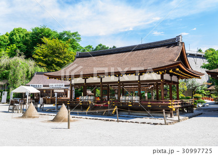 京都　上賀茂神社　細殿と立砂 30997725