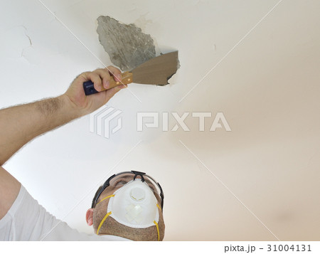 Man with Plaster Spatula Man with Plaster Spatula 31004131