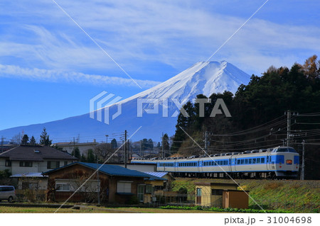 富士急行線と富士山 31004698