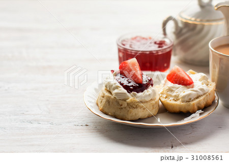 English cream teas with scones 31008561