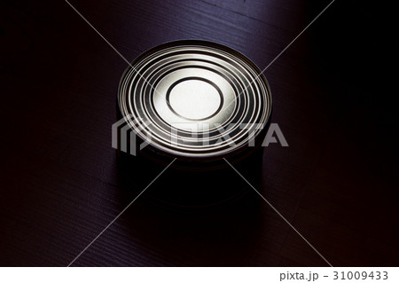Close can with fork 31009433