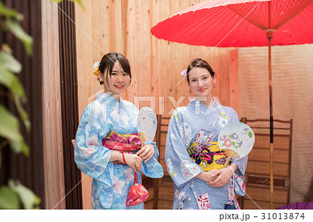 浴衣の女性 浴衣の女性 31013874