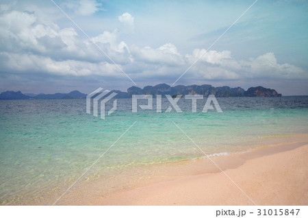 Island in Thailand (Krabi) has clean beaches 31015847