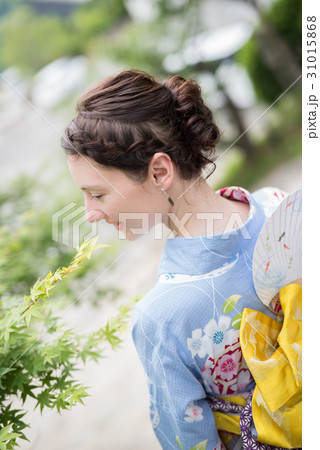 浴衣のフランス人 31015868