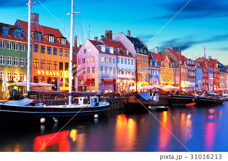 Evening scenery of Nyhavn in Copenhagen, Denmark 31016213