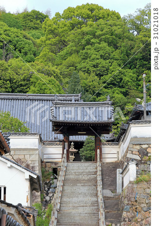 広島県竹原市の町並み保存地区の西方寺 31021018