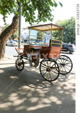 An old wooden cart for transport 31023730
