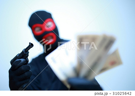 泥棒 ピストル 現金 (犯罪 違法 犯人 悪人 目出し帽 変装 容疑者 事件 犯罪者 不審者 侵入) 泥棒 ピストル 現金 (犯罪 違法 犯人 悪人 目出し帽 変装 容疑者 事件 犯罪者 不審者 侵入) 31025642