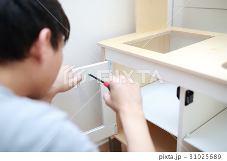 日曜大工 DIY (ボディパーツ 顔なし 工具 手 ドライバー 木工 インテリア 組み立て ネジ) 31025689