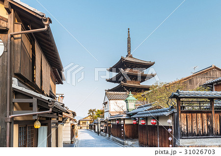 古都京都 八坂の塔と東山の町並み 古都京都 八坂の塔と東山の町並み 31026703