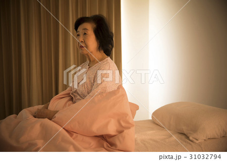 シニア睡眠イメージ シニア睡眠イメージ 31032794