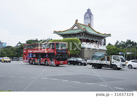 二階建てバス ２階建てバス 見物人 31037329