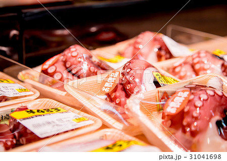 スーパーマーケット 魚売り場 魚介類 ぼかし ソフトフォーカス スーパーマーケット 魚売り場 魚介類 ぼかし ソフトフォーカス 31041698