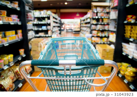 ショッピング 買い物かご スーパーマーケット 食品売り場 買い物かご ショッピング 買い物かご スーパーマーケット 食品売り場 買い物かご 31043923