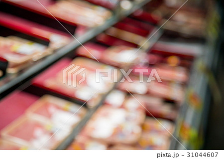 肉屋　お肉売り場　精肉店　スーパーマーケット　デパート　 31044607