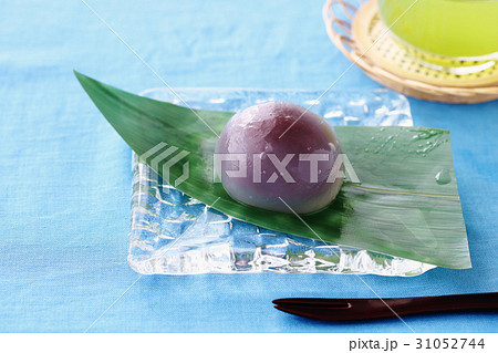 夏の和菓子　水まんじゅう 31052744