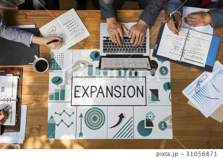 Group of business people meeting financial investment chart Group of business people meeting financial investment chart 31056871