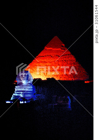エジプトのカイロの3大ピラミット エジプトのカイロの3大ピラミット 31061544
