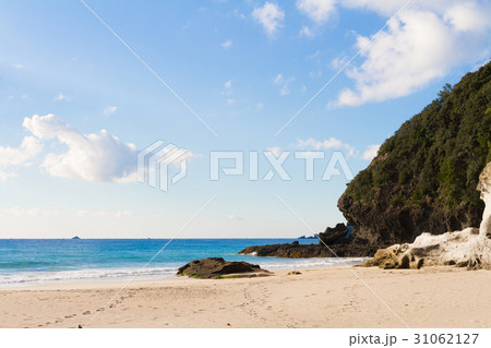 多々戸浜海水浴場　晴天　青空　雲 31062127