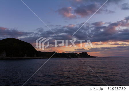 伊豆 鷲ケ岬 日の出 朝焼け 伊豆 鷲ケ岬 日の出 朝焼け 31063780