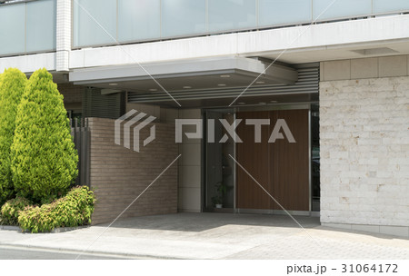 住宅　マンション　エントランス　イメージ　植栽 31064172