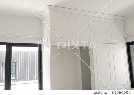 Beautiful classic white wood furniture 31066009